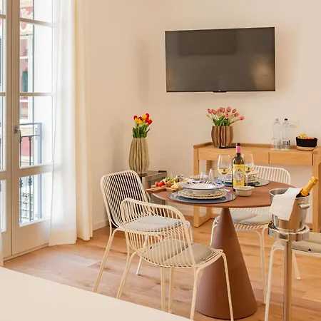 Palazzo Sant' Agostino - Natural Comfort By The First 4* 斯培西亚